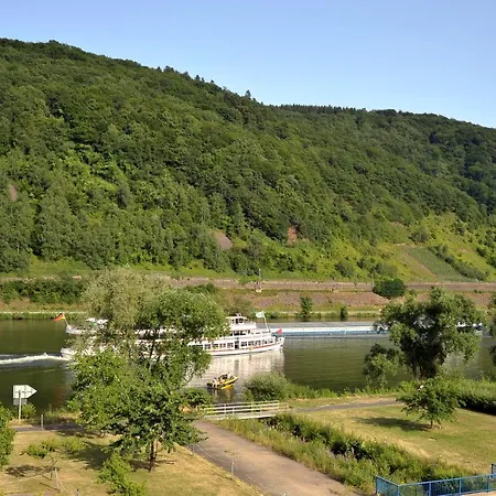 Mosella , Mit Balkon Und Moselblick