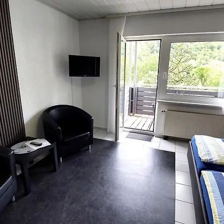 شقة Pension Mosella , Appartement-Wohnung Mit Balkon Und Moselblick