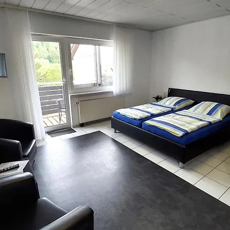 شقة Pension Mosella , Appartement-Wohnung Mit Balkon Und Moselblick *