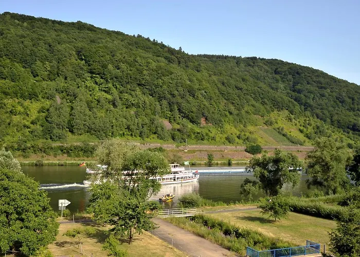 Mosella , Mit Balkon Und Moselblick